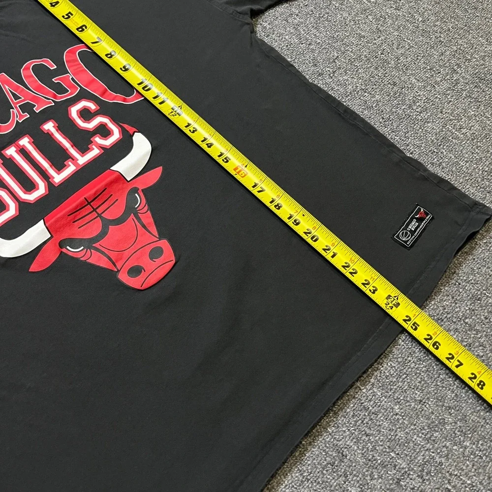 NBA Chicago Bulls T Shirt Size M 8/10 Dark Gray Graphic Eastern Conference Kids